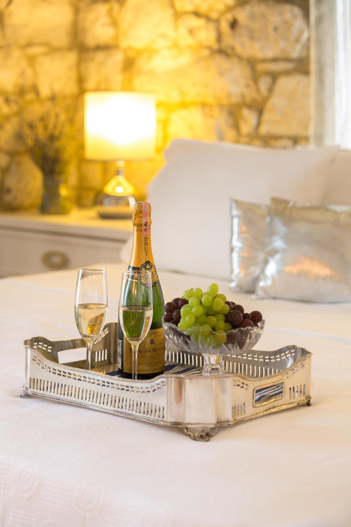 Luce Design Hotel - Special Category Алакати Стая снимка